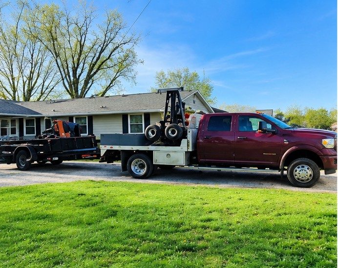 Classic Shed Builders truck arriving on site